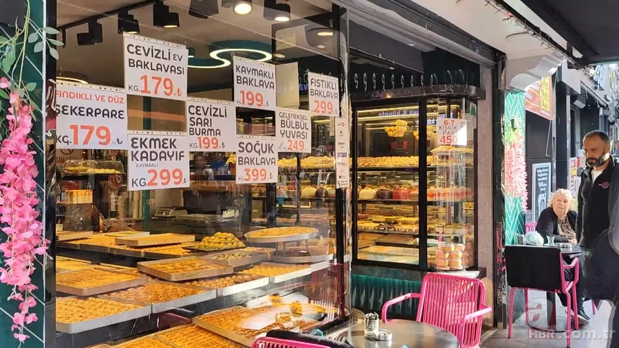 İş yerinin önündeki temizlik esnafı çileden çıkardı! Komşusuna çekiçle saldırdı 6