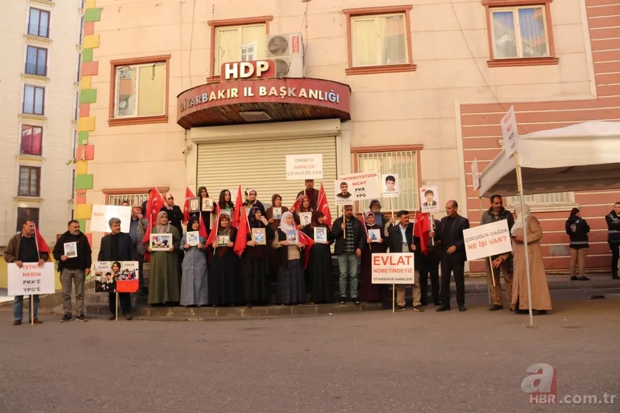 PKK'ya karşı anneler ve babalar kararlı! Diyarbakır'da evlat nöbeti tutan aile sayısı 331 oldu 6
