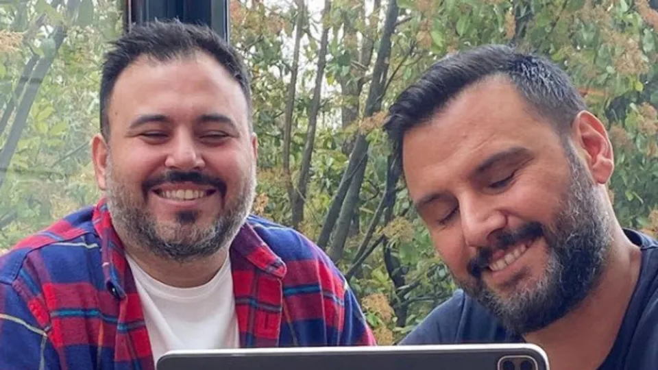 Alişan’dan yürek yakan paylaşım: “Hep sen varsın gibi…”