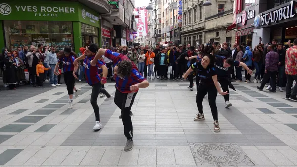 Trabzon'da şampiyonluk coşkusu! Vatandaş kutlamalara erken başladı - 6