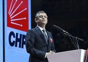 Özgür Özel'e yerel seçim tepkisi: Onun sevgilisi bunun sekreteri olmasın! CHP fondaşı Portakal ve Küçükkaya isyan etti