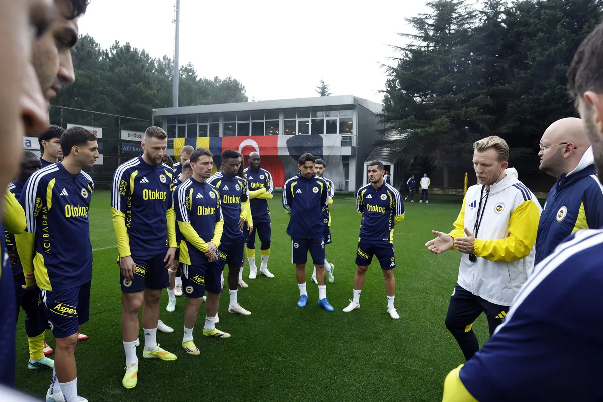 Fenerbahçe'de Dirk Kuyt dönemi: Kadıköy'de tek hedef 3 puan - 2