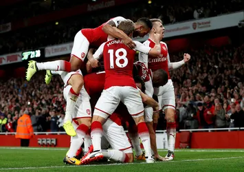 Premier League'de gollü açılış