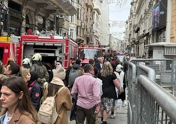 Tarihi Suriye Pasajı'nda yangın paniği! Dumanlar yükseldi