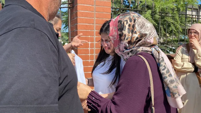 Sınava girecek genç kızın kimliği mazgala düştü - 3