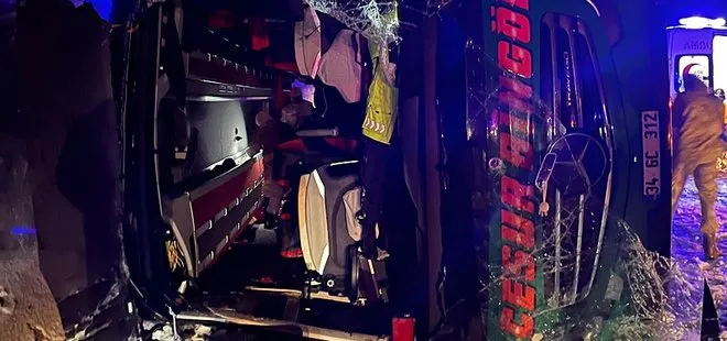 Bingöl'de yolcu otobüsü devrildi: 2 ölü 16 yaralı