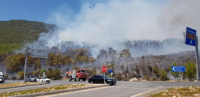 Son dakika: Antalya Manavgat'ta orman yangını! Karayolu ulaşıma kapatıldı - 5