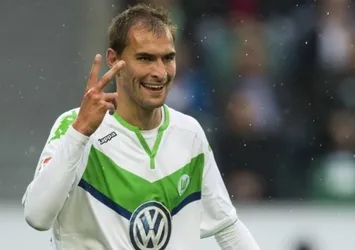 Bas Dost resti çekti!