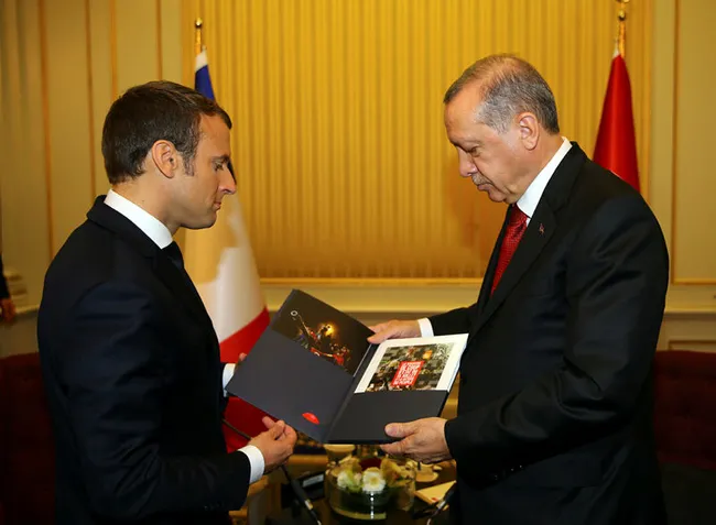 Erdoğan, Fransa Cumhurbaşkanı Macron ile bir araya geldi-1