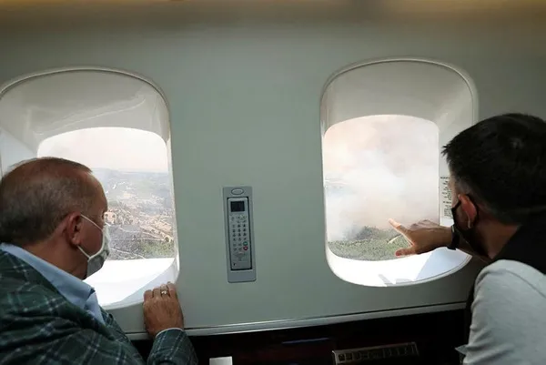 baskan-erdogan-manavgatta-yangindan-zarar-goren-vatandaslarla-gorustu-biz-buraya-birileri-gibi-turistik-seyahate-gelmedik-1627744454129.jpeg Başkan Erdoğan Manavgat'ta vatandaşlarla görüştü: Biz buraya birileri gibi turistik seyahate gelmedik - 2