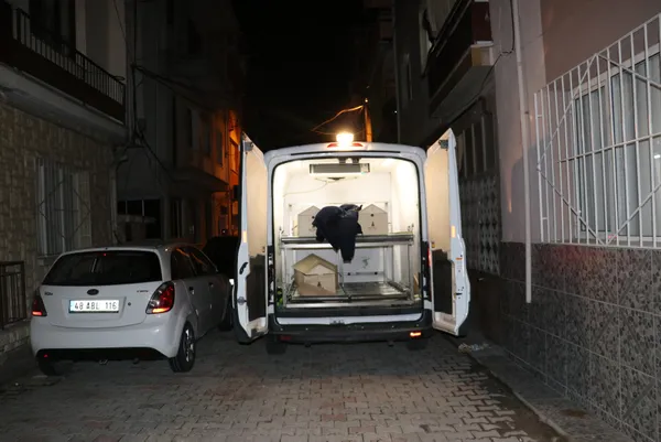 1615518215795.jpg İzmir'de vahşet! Çekyat içinde cesedi bulundu - 4