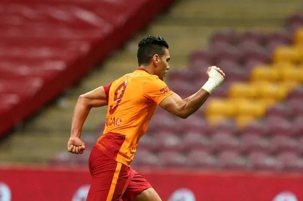 radamel-falcao-galatasaraydan-ayriliyor-mu-surpriz-bir-aciklama-geldi-1613154581692.jpg Radamel Falcao Galatasaray'dan ayrılıyor mu? Sürpriz bir açıklama geldi - 2