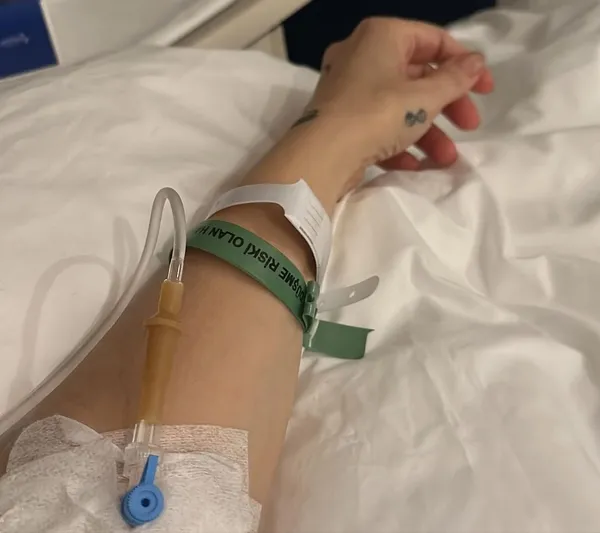 Son dakika: Şarkıcı Gülben Ergen hastaneye kaldırıldı