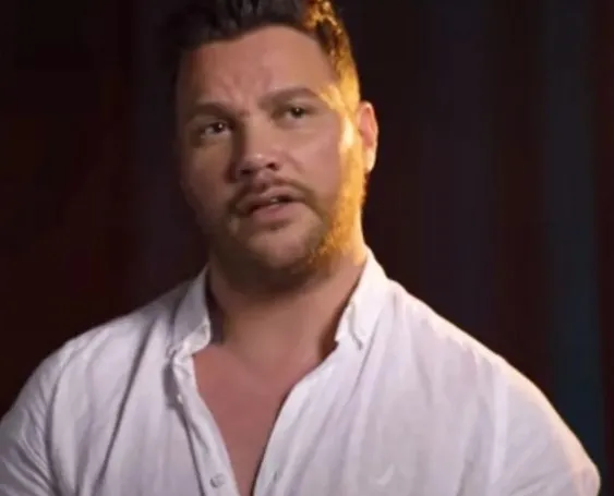 Sinan Akçıl’dan oyuncu eşi Burcu Kıratlı’ya öpüşme yasağı