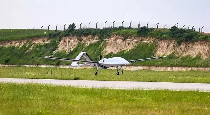 Bayraktar TB3 SİHA yerli motor ile rekor irtifaya çıktı