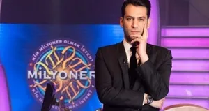 İngiltere’de yapılan bir operasyonda 67 yaşındaki bir kadının bir gözünden, kaç adet lens çıkarılmıştır?