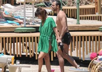Demet Akalın tatile boş bavulla gitti