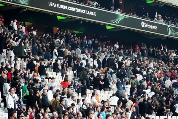 TFF Başkanı Mehmet Büyükekşi’ye soğuk duş! Beşiktaş taraftarının tezahüratları sonrası tribünleri terk etti