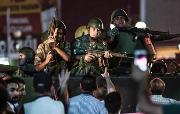 664 milyon ödülle aranıyorlar! İşte isim isim firari FETÖ’cüler