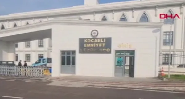 kocaelide-17-yillik-cinayetin-sirri-cozuldu-katil-cok-yakininda-cikti-1669801165480.jpg Kocaeli’de 17 yıllık cinayetin sırrı çözüldü! Katil komşusu çıktı - 3