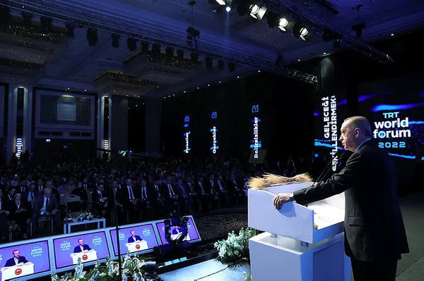 Son dakika: Başkan Erdoğan’dan TRT World Forum’da önemli açıklamalar | Tahıl koridoru mesajı: Pazar günü Putin ile görüşeceğim