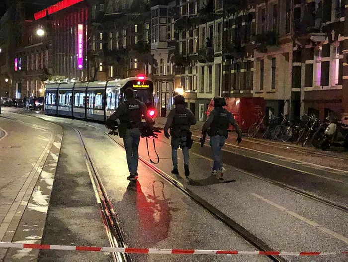 Son dakika: Hollanda’da Apple mağazasında rehine krizi