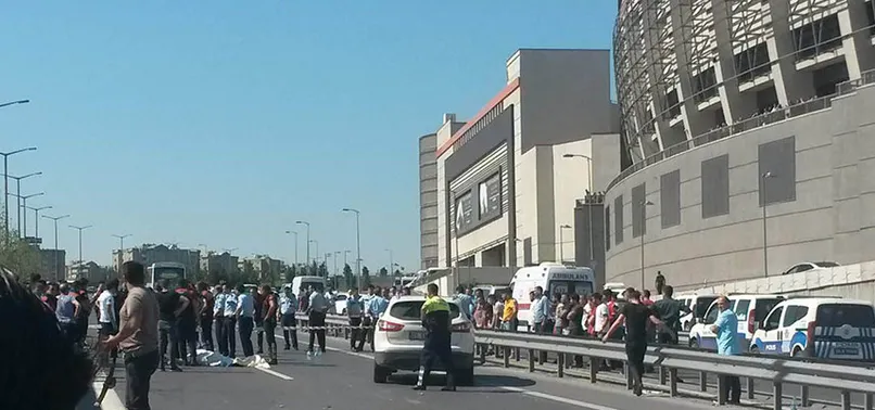 Bayrampaşa'da polis ekibi kaza yaptı