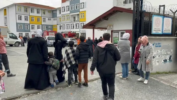1705576179576.jpeg İstanbul'da okulda yangın paniği! Öğrenciler tahliye edildi - 2