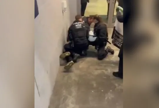 Alman polisinin Filistin bayrağı hazımsızlığı! Celtic taraftarını yaka paça gözaltına aldılar