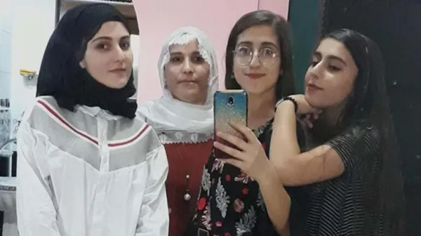 diyarbakirda-dehsete-dusuren-cinayet-bizi-bayiltip-annemi-oldurdu-1654583390176.jpg Diyarbakır’da dehşete düşüren cinayet! ‘Bizi bayıltıp annemi öldürdü’ - 1