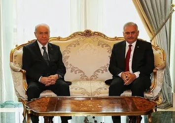 Başkanlık sistemi için Bahçeli’ye iki öneri