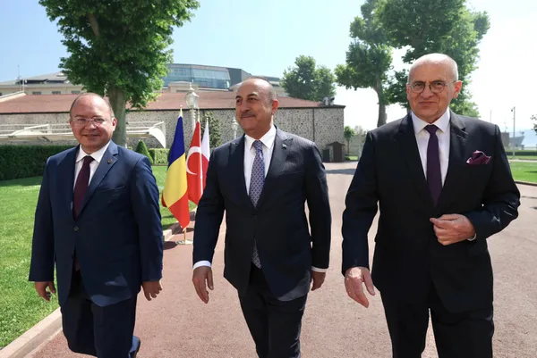 Türkiye, Romanya, Polonya Dışişleri Bakanları Üçlü Zirvesi İstanbul’da gerçekleşti