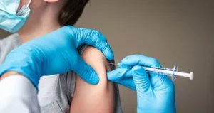 Çocuklar koronavirüs aşısı olacak mı? Flaş açıklama