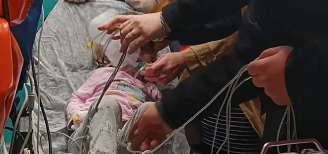 Muş'ta, ambulans uçak 4 yaşındaki Alya için havalandı! ambulans ucak minik alya icin havalandi 1713670322060