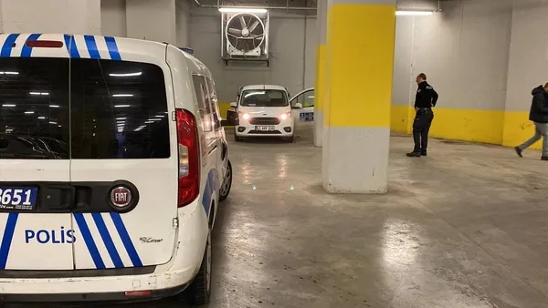 1673458189016.jpg Kocaeli’de kan donduran olay! Otoparkta boğazı kesik halde bulundu - 2