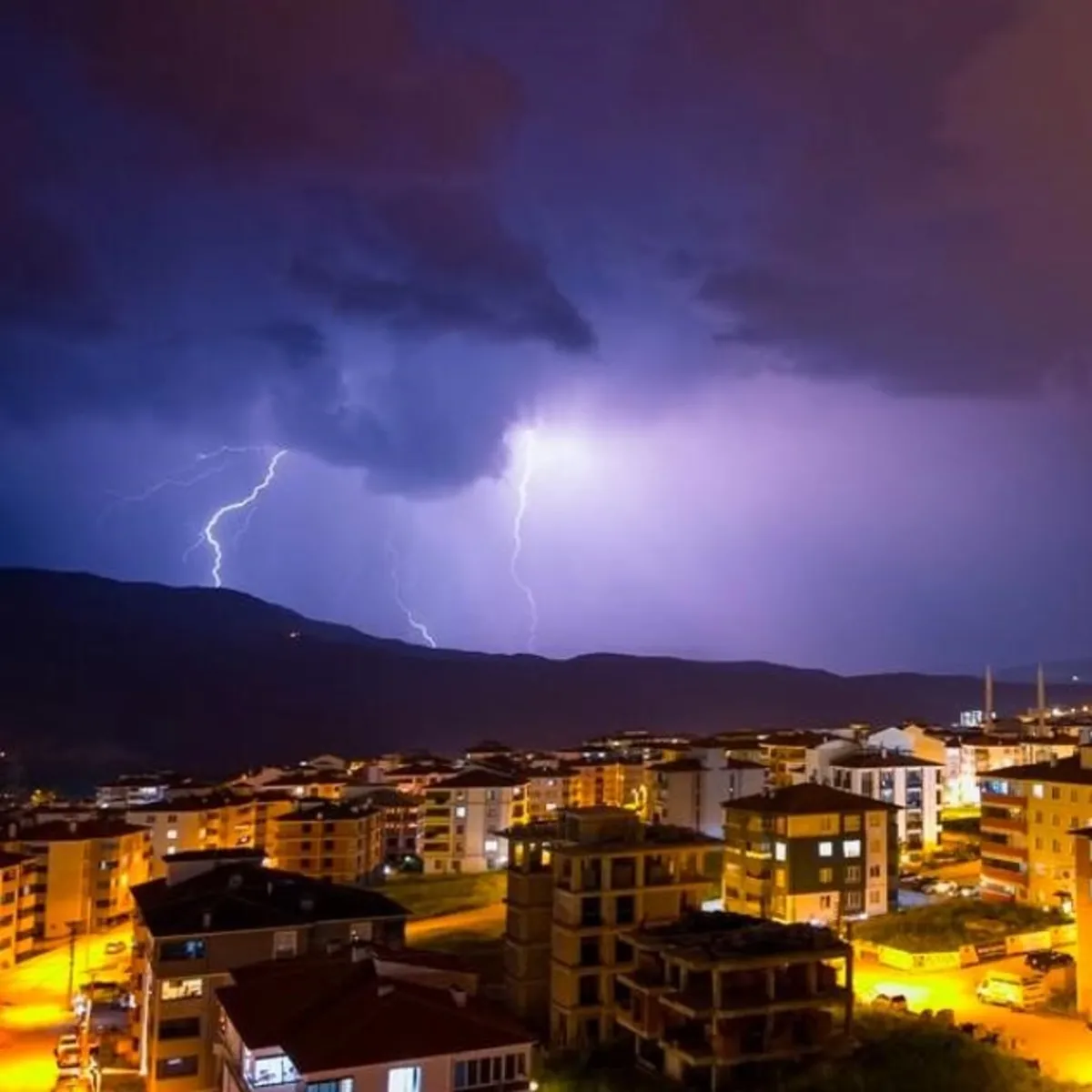 Gökyüzünde ışık şovu! Ortaya kartpostallık görüntüler çıktı
