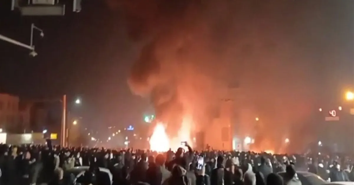 İran'da hükümete destek gösterileri artıyor