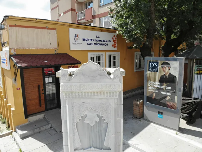 CHP'li İBB'den ecdadımıza düşmanlık! Restorasyon yapılan Hamidiye Çeşmesi’nde Abdülhamid Han’ın tuğrası silindi - 2