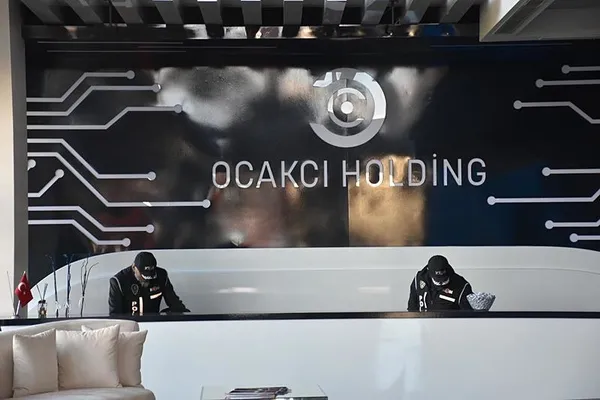 1707385814099.jpeg İzmir'de 2,5 milyarlık vurgun! Ocakcı Holding'e operasyonda emekli tuğgeneral detayı - 4