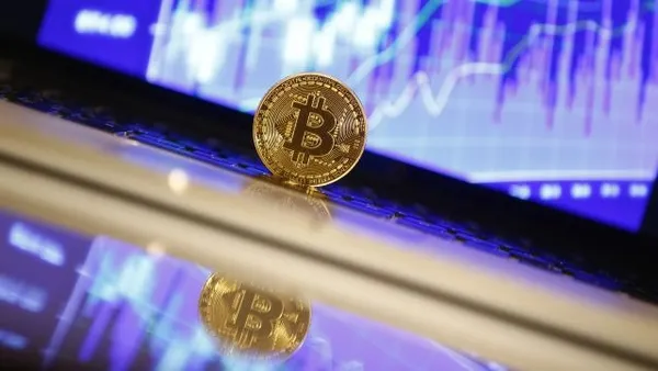 Bitcoin 56 bin dolara geriledi altlar sağlam durdu