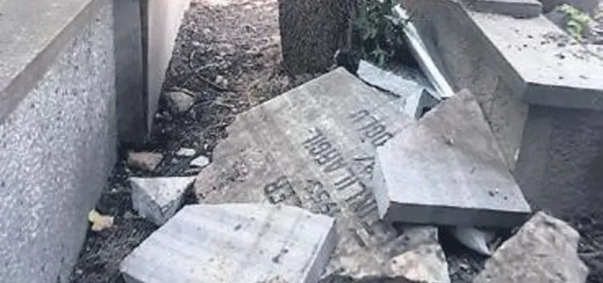 CHP’li İBB seyirci kaldı! Tarihi mezarlıkta içler acısı görüntü