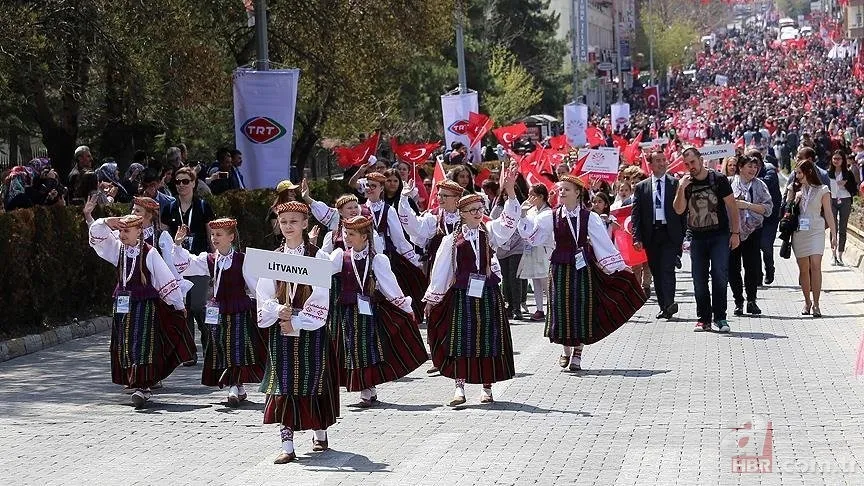 23 Nisan şiirleri 2021: En güzel 2-4-6 kıtalık 23 Nisan Ulusal Egemenlik ve Çocuk Bayramı'na özel şiirler 11