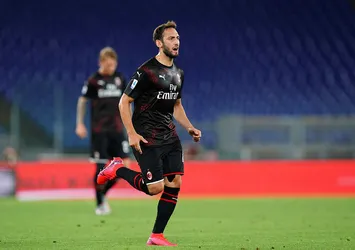 İtalyan basını Hakan Çalhanoğlu'nu öve öve bitiremedi