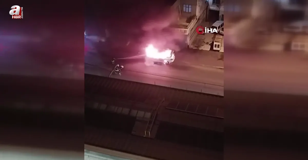 Adana'da otomobil alev alev yandı