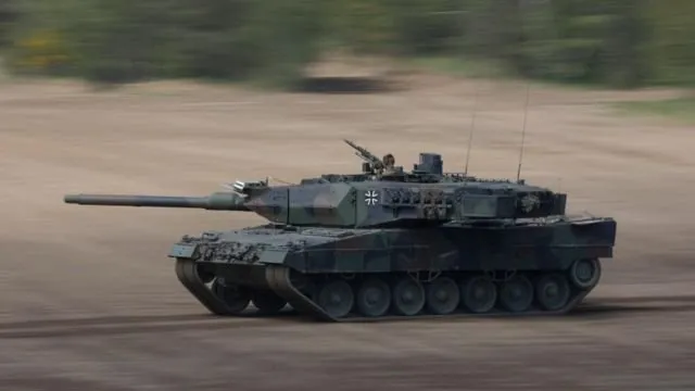 Dünyanın en iyi 10 tankı belli oldu! Milli Gururumuz listeyi salladı! İşte TSK’nın gücü… Dünyanın en iyi 10 tankı belli oldu! Milli Gururumuz listeyi salladı! İşte TSK’nın gücü…