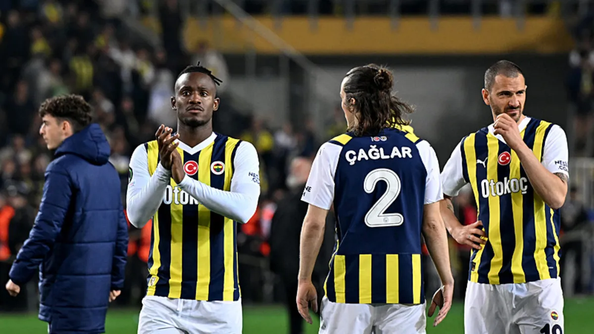 Fenerbahçe Olympiakos maçı | İsmail Kartal'a ağır sözler: Turu hediye etti