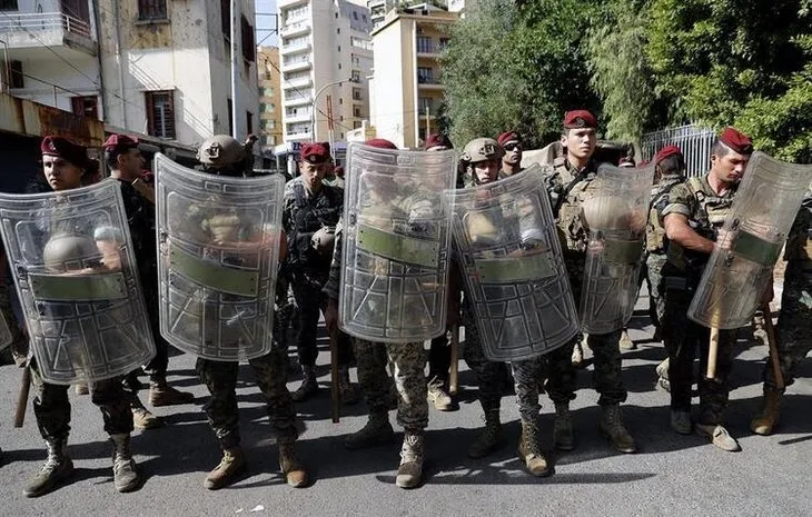 Lübnan'da ordu sokağa indi! Kurşun sesleri dinmiyor! Kanlı çatışma