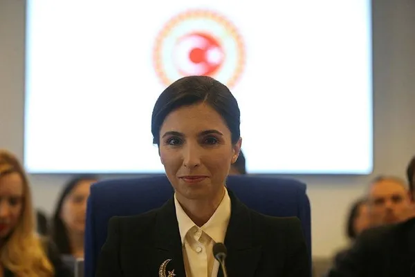 merkez-bankasi-baskani-hafize-gaye-erkandan-flas-enflasyon-mesaji-kararli-bir-sekilde-1698911255380.jpeg Merkez Bankası'ndan 2023, 2024 ve 2025 için flaş enflasyon tahmini! Revize geldi - 1