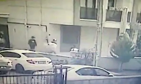1607670852863.jpg Pişkinliğin bu kadarına da pes! Hırsızların rahat tavırları herkesi şaşkına çevirdi - 2