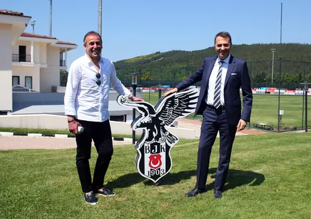 Beşiktaş'ta transferin ilk durağı defans hattı!
